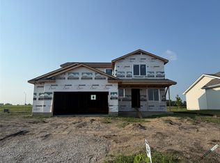2204 White Oak Ln, Granger, IA 50109