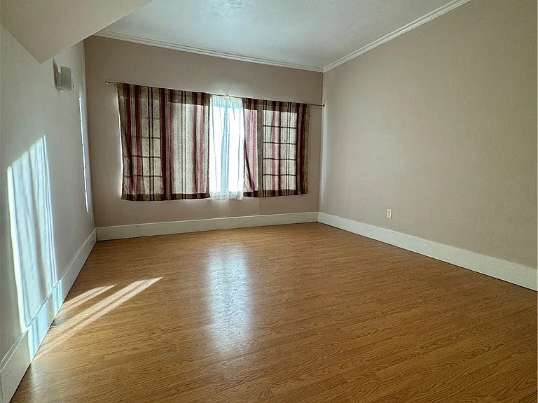 1327 S Longwood Ave #B — Photo 10
