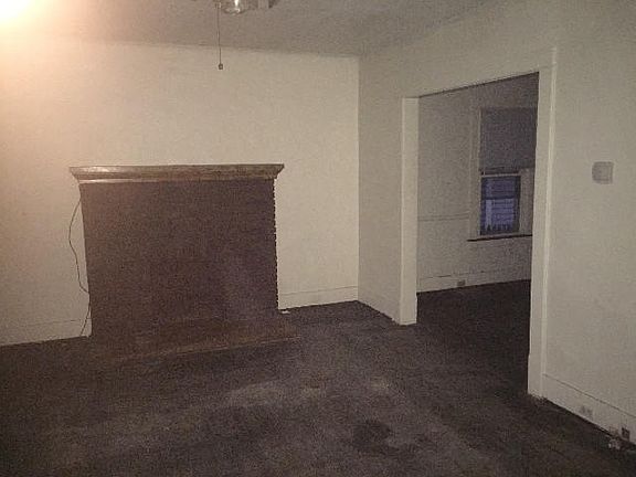 4th image of 1405 Oak Grove Ave