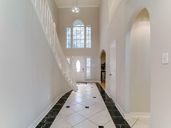 5th image of 1411 Crescent Oak Dr