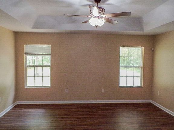 4th image of 142 SW Fieldstone Ct