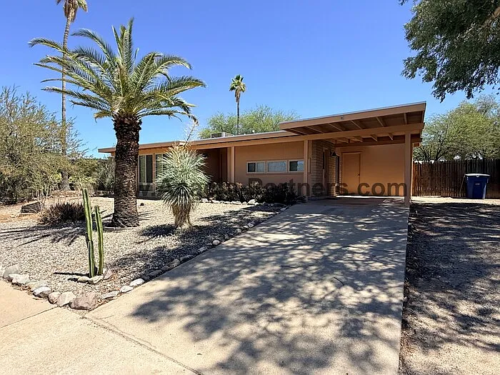 8602 E Calle Bolivar — Photo 1
