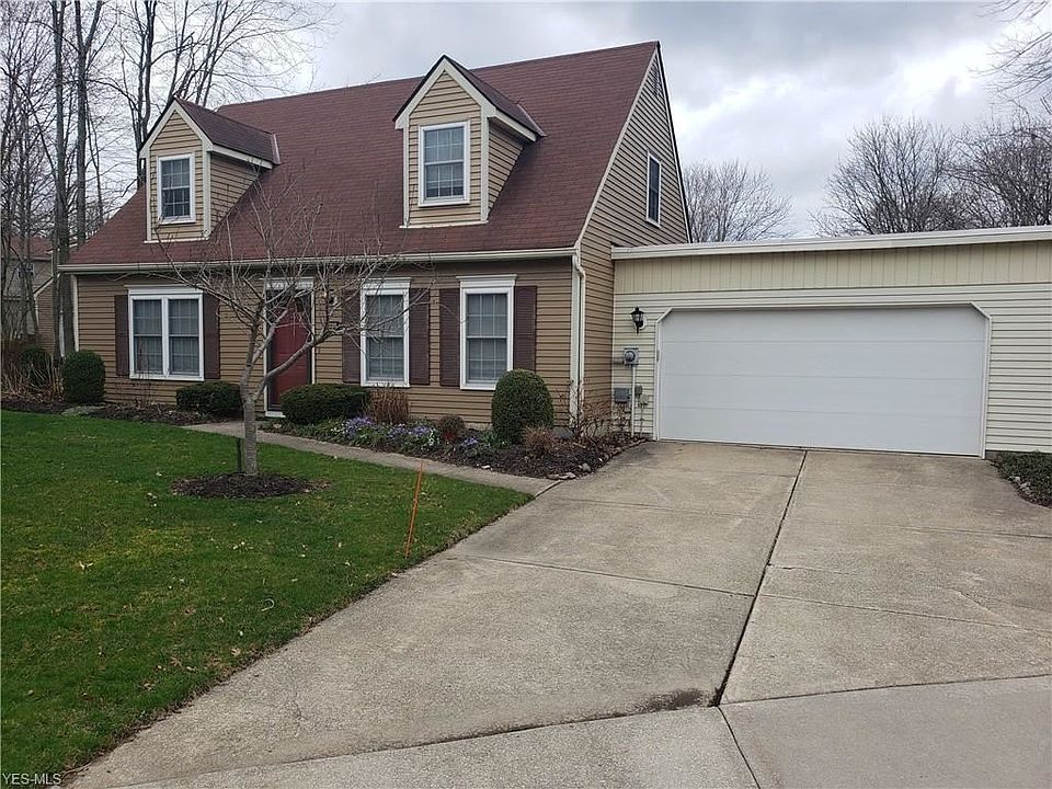 1st image of 2239 Pine Tree Ln