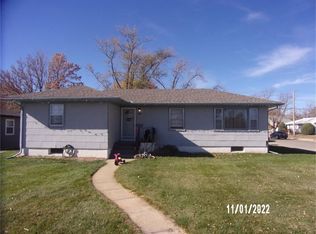 639 N Hall St, Valentine, NE 69201