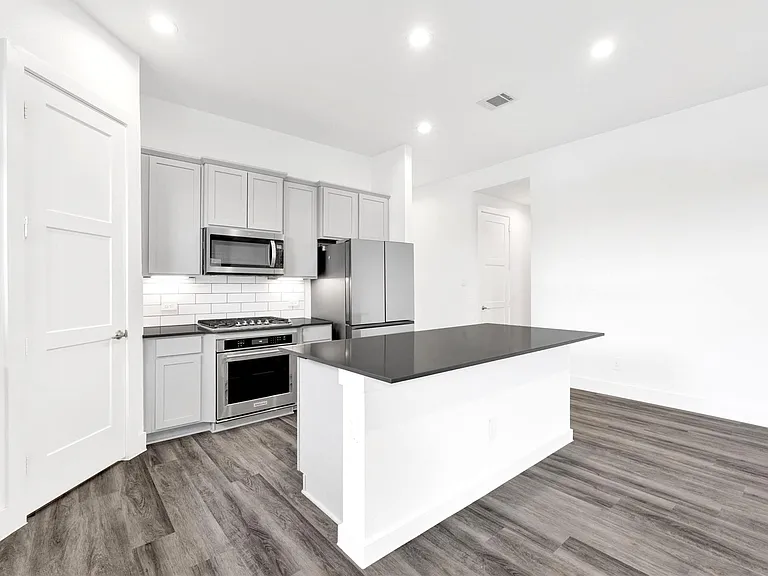 153 Aurora Springs Dr — Photo 4