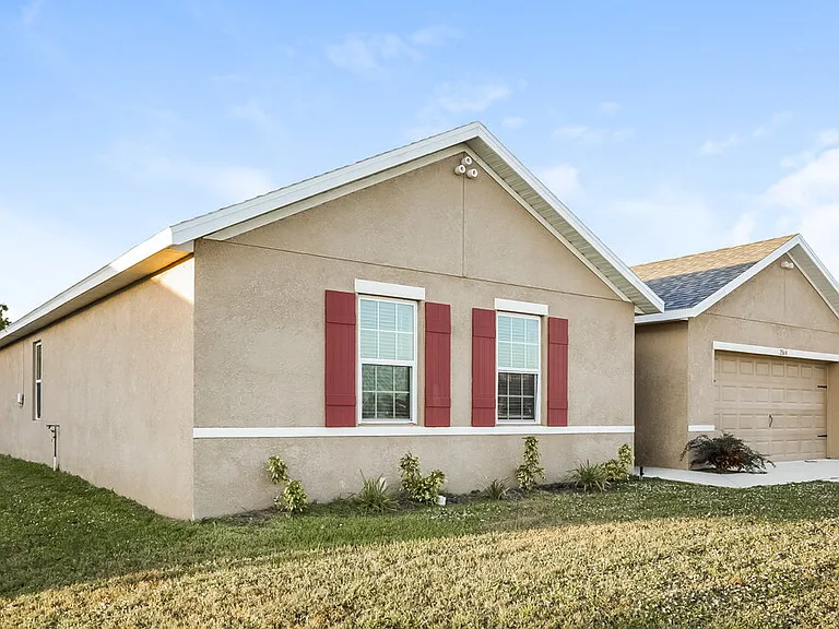 2564 Surfside Blvd — Photo 3