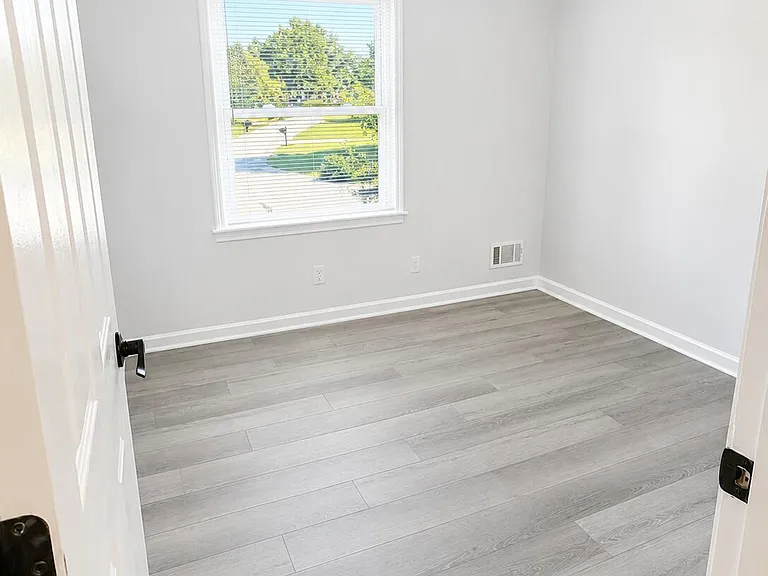 5109 Volney Ct — Photo 12