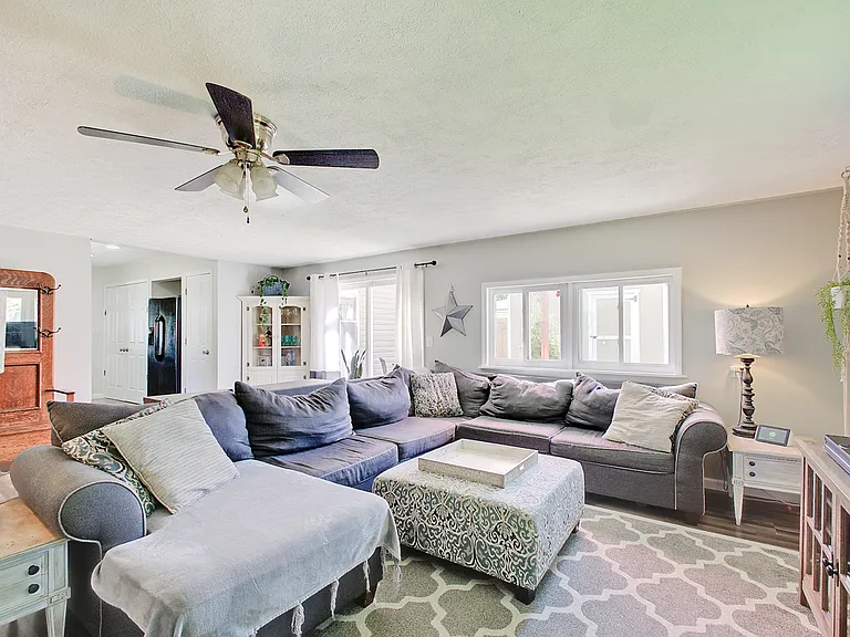 210 Woodland Dr — Photo 10