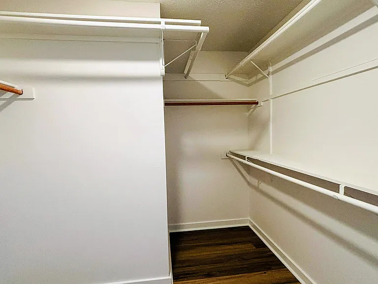 1007 Chilton Dr — Photo 30