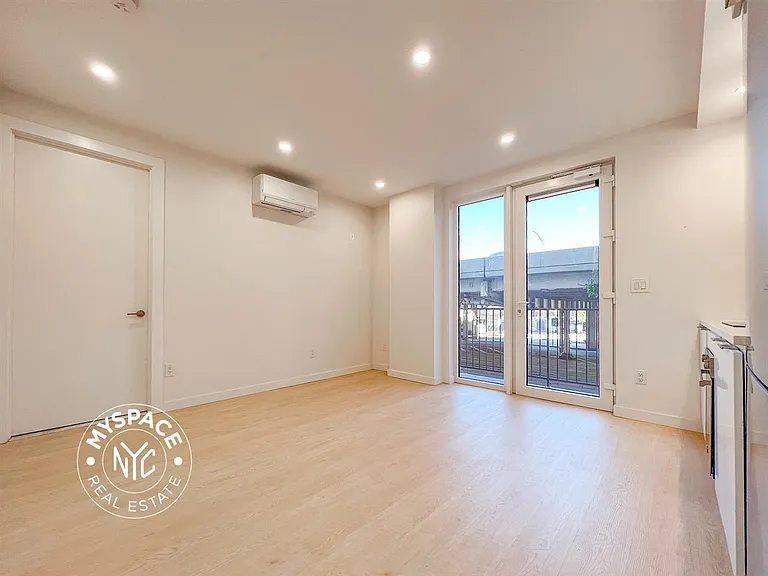 280 Meeker Ave #907 — Photo 2