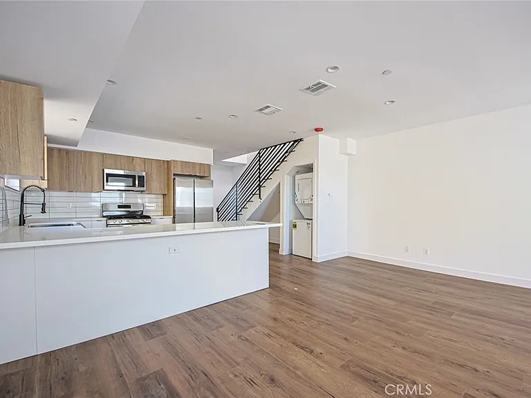 6425 Troost Ave #1/2 — Photo 8