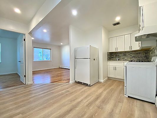 1st image of 145 Bay 44 St #1R