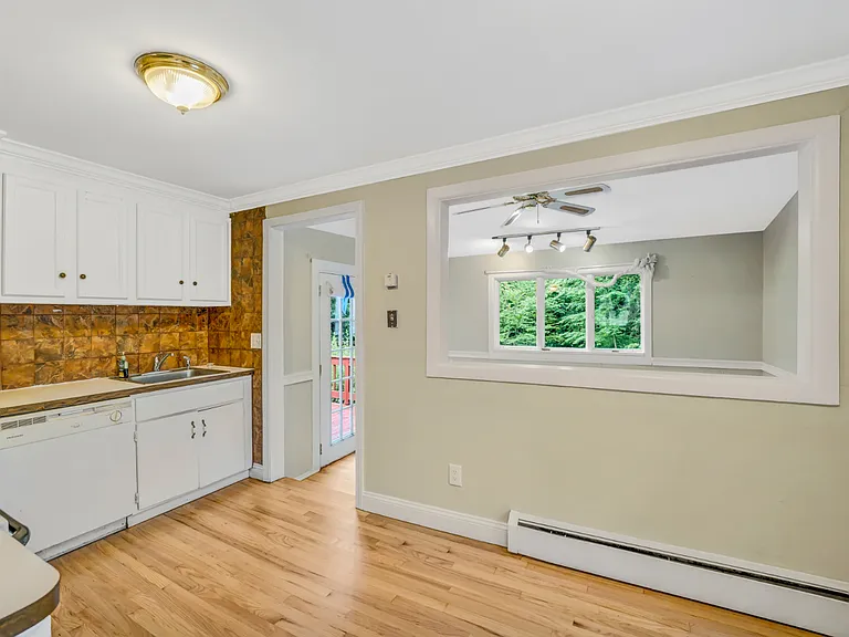 71 Devonwood Dr — Photo 3