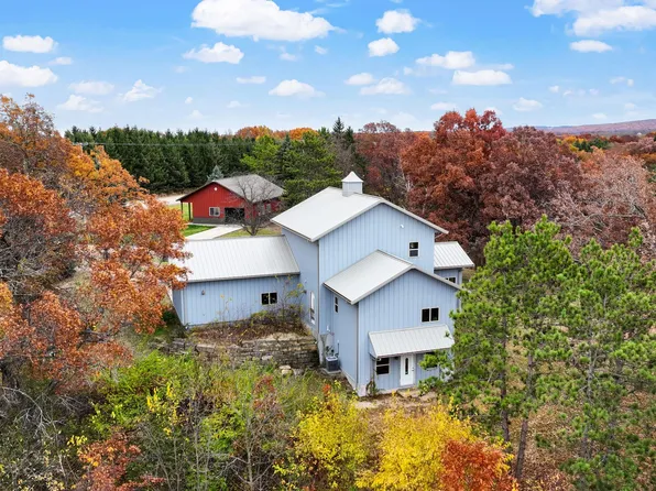 5220 County Road Hh, Barneveld, WI 53507