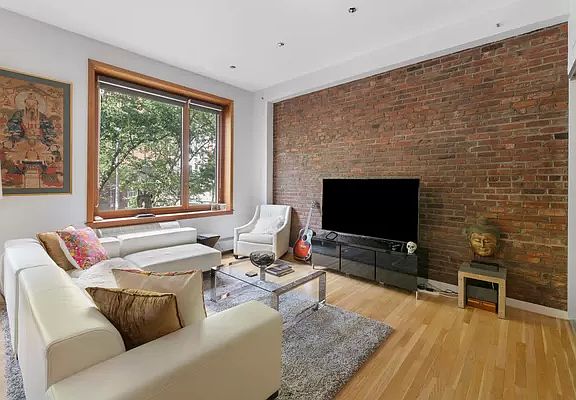 3rd image of 170 Duane St APT 2C