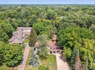 303 Snail Lake Rd, Shoreview, MN 55126