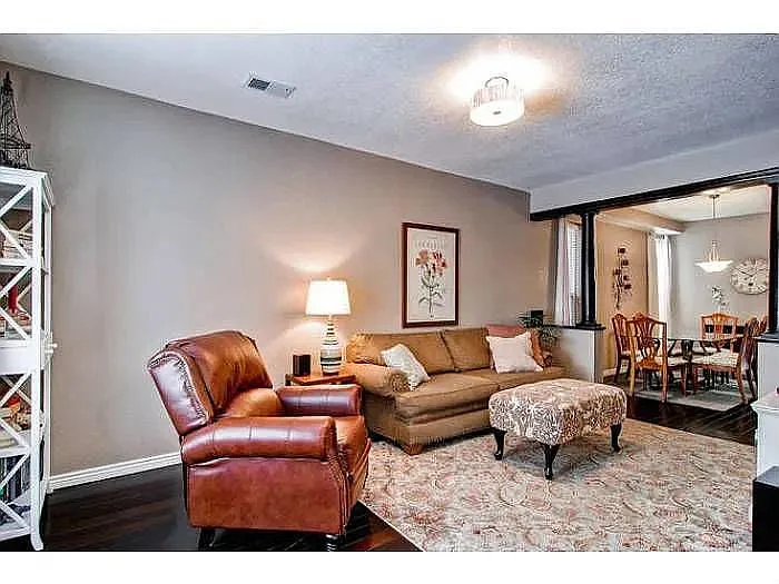 Building Photo - 635 N Galapago St