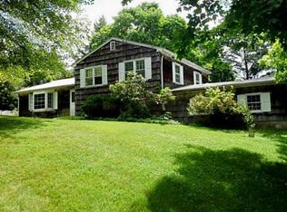 136 Overocker Rd, Poughkeepsie, NY 12603