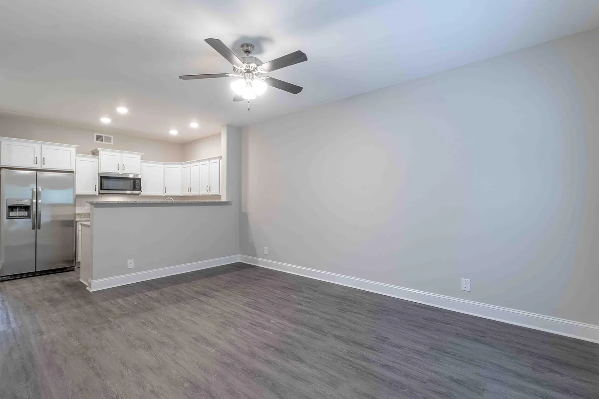 Building Photo - 230 Smithson Ln #C