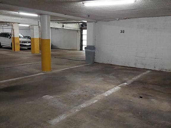 4th image of 3900 Tunlaw Rd NW #201