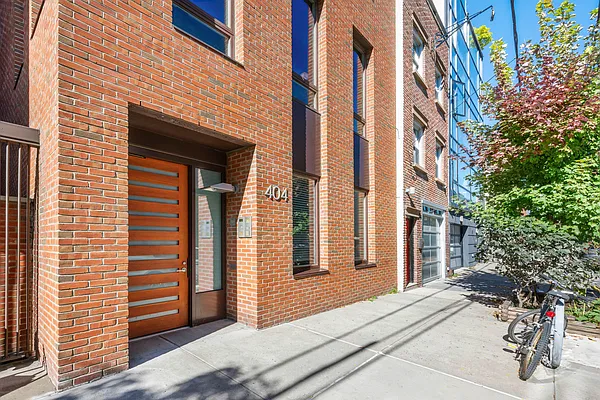 Sold by Sotheby's International Realty | media 21