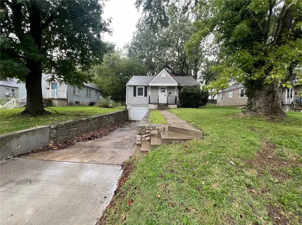 Blue Ridge Ter, Independence, MO 64052