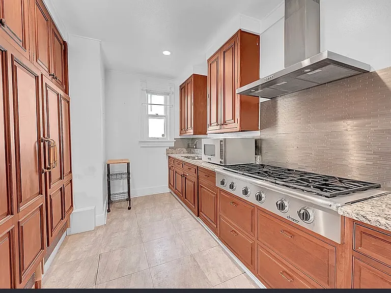 2125 E 13th Ave — Photo 36