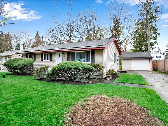 3rd image of 784 Martin Dr
