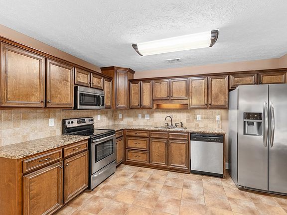 5th image of 9477 Lee Road 240