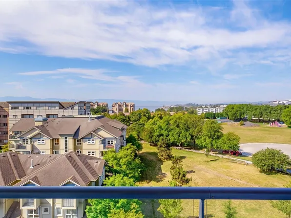 160 Wilson St #806, Victoria, BC V9A 7P9
