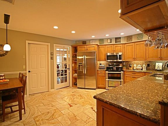 5th image of 1683 Bomi Cir
