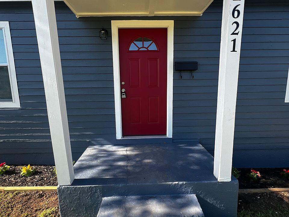 1st image of 2621 NE 22nd St