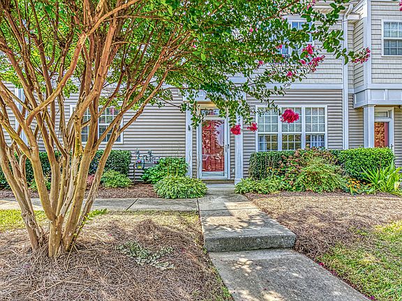 2nd image of 2489 Loch Stone Dr