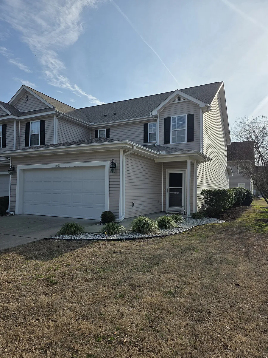 Building Photo - 1041 Fairway Ln #1
