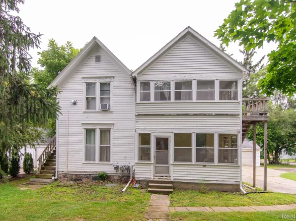 302 Pine St, Clio, MI 48420