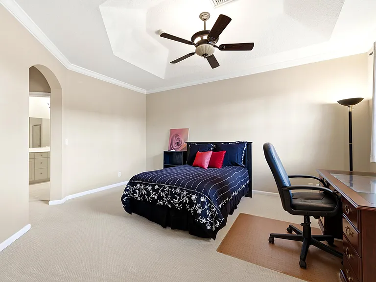 556 Marbella Cir — Photo 12