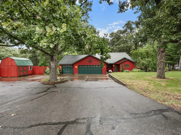 818 N Oak St, Royalton, MN 56373