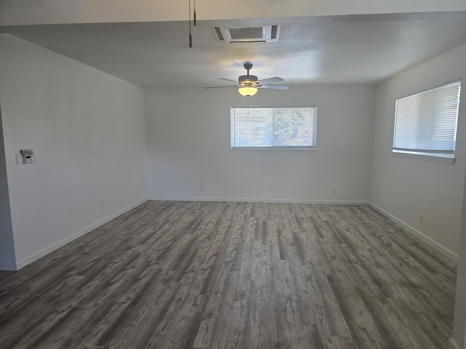 2 bed, 1250 sqft, $1,700 — Photo 2