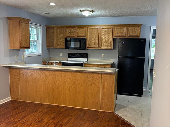 5th image of 418 Mccormack Avenue