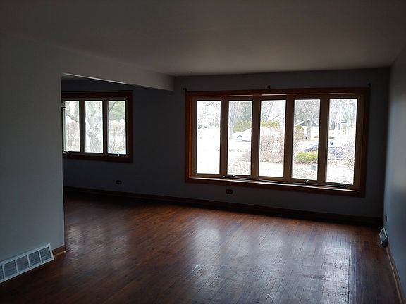 4th image of 6833 W 127th St