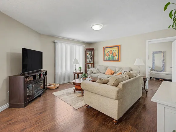 1850 Mill Woods Rd NW Unit 21, Edmonton, AB T6K 4E4