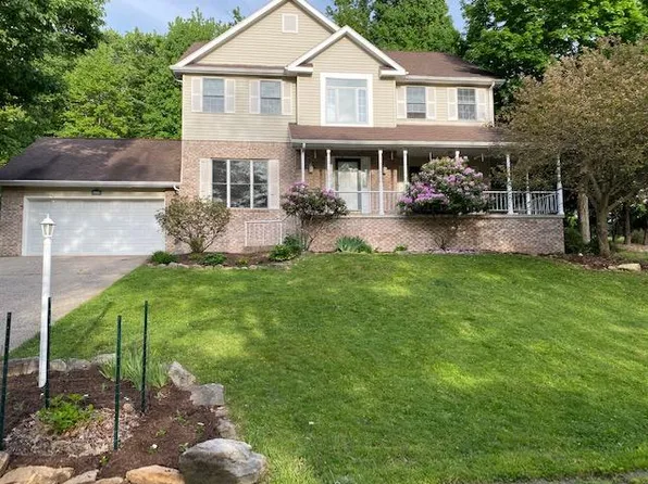 1622 Prince Rd, Morgantown, WV 26508