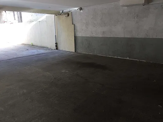 Rented by Metroline Realty | media 34