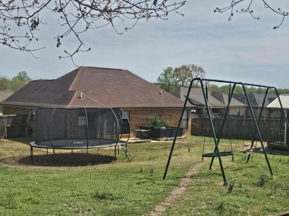 105 Coal Dr, Mooreville, MS 38857