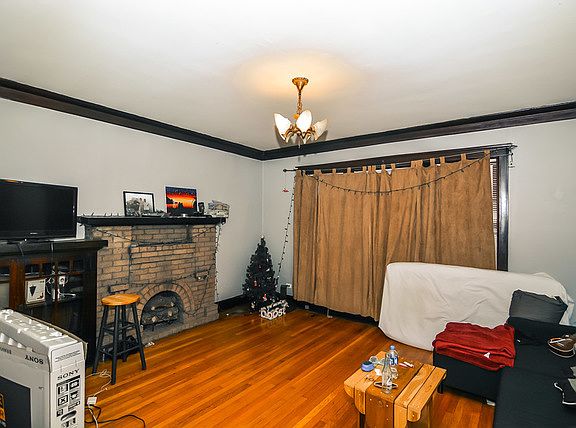 5th image of 1931 W Larchmont Ave #1