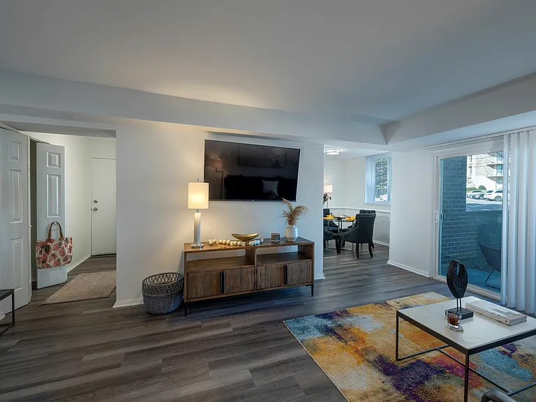 Renovated 2 Bedroom Apartment Home