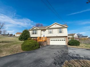 4 Mountain Ridges Ct, Jonesborough, TN 37659
