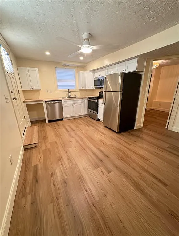 1 bed, 1.0 bath, 400 sqft, $1,400 — Photo 4