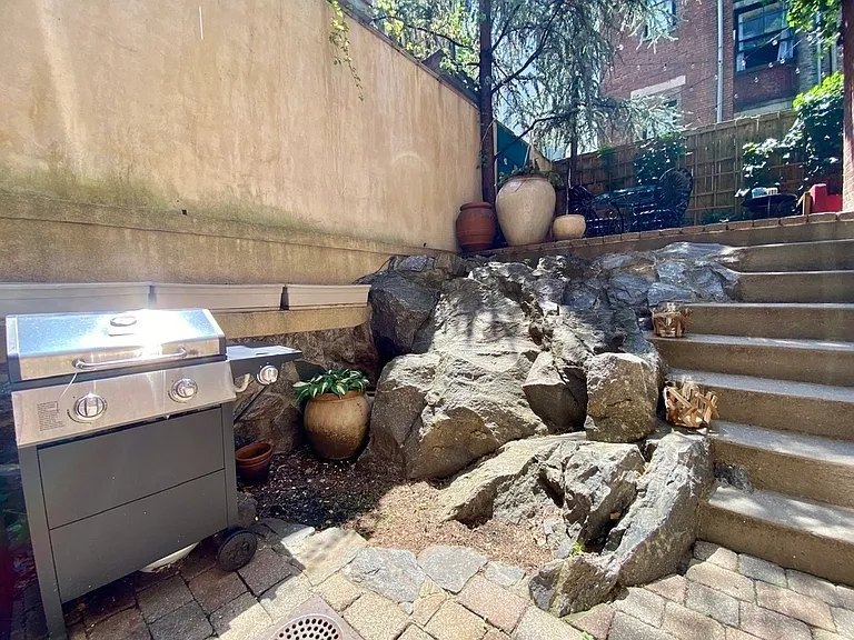46 W 70th St #GARDEN — Photo 12