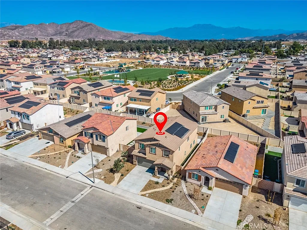 5 bed, 2400 sqft, $3,395 — Photo 1